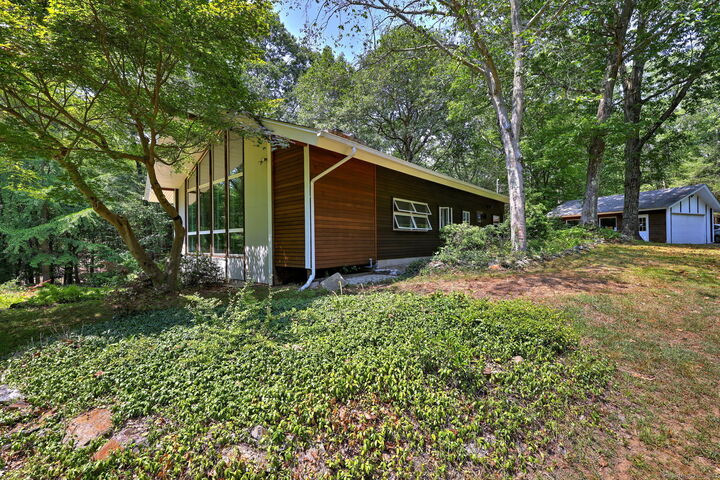 Property Photo:  576 Wheelers Farm Road  CT 06477 