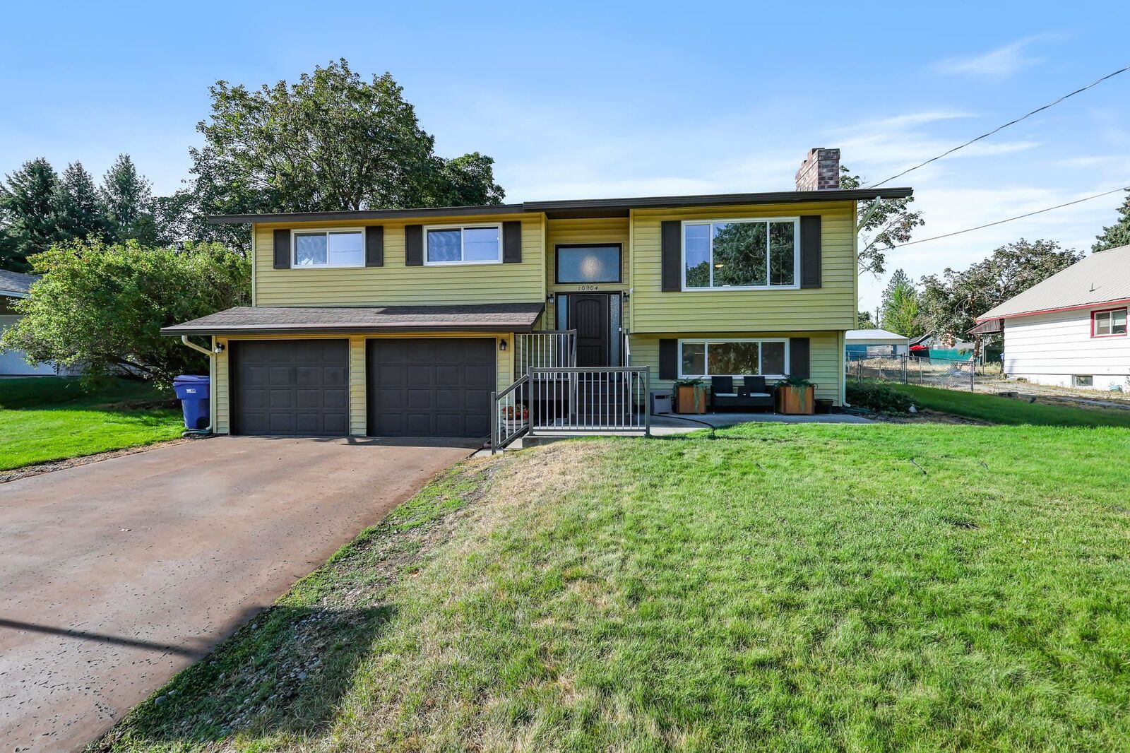 Property Photo:  10904 E 9th Ave  WA 99206 