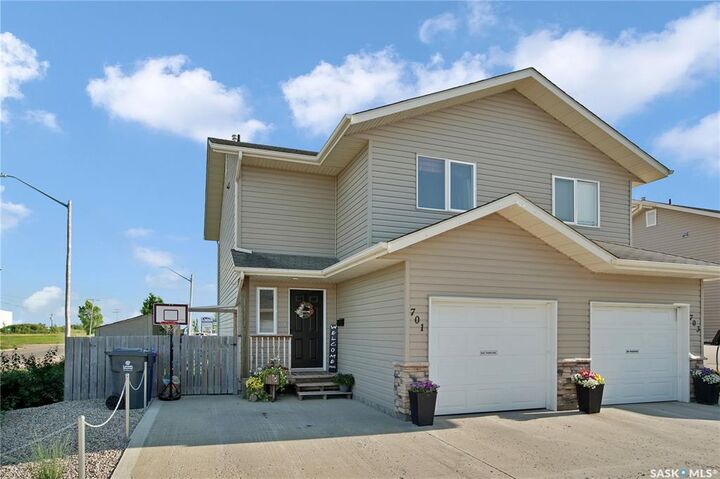 Property Photo: 701 6th Avenue S SK S0K 4S0
