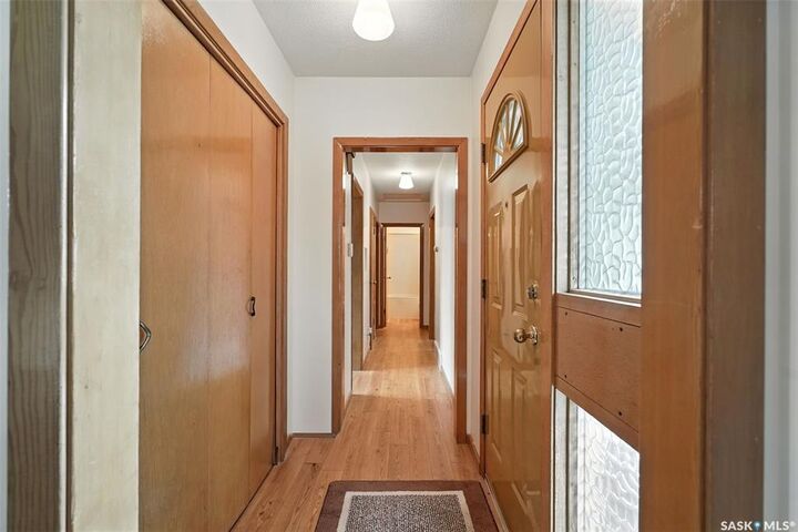 Property Photo: 1924 Dufferin Avenue SK S7J 1B7
