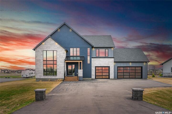 Property Photo: 351 Edgemont Crescent SK S7T 1A2