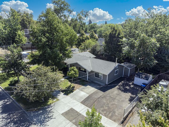 Property Photo: 334 Whitman St WA 99362