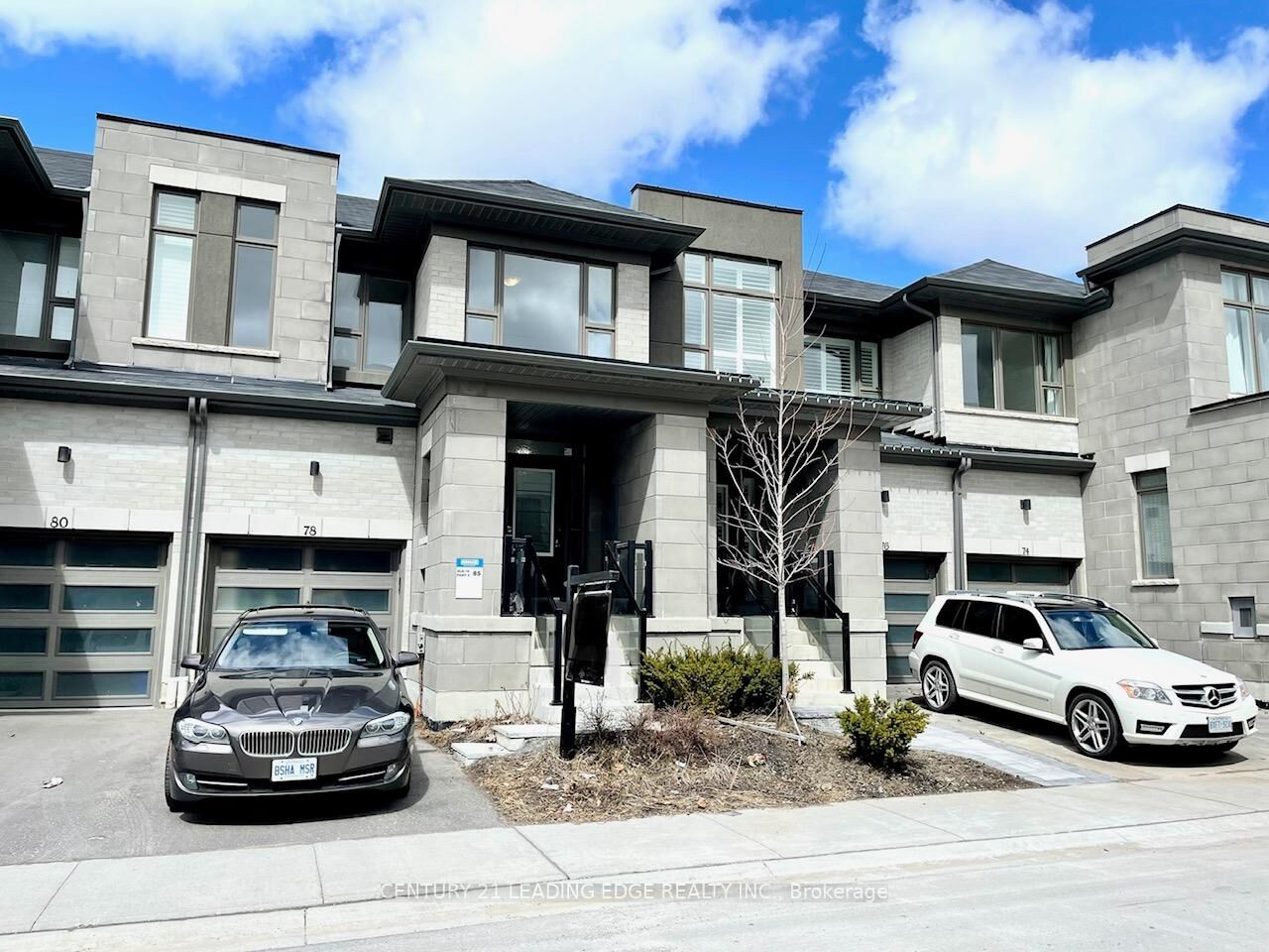 Photo de la propriété: 78 Donald Flemming Way ON L1R 0N8