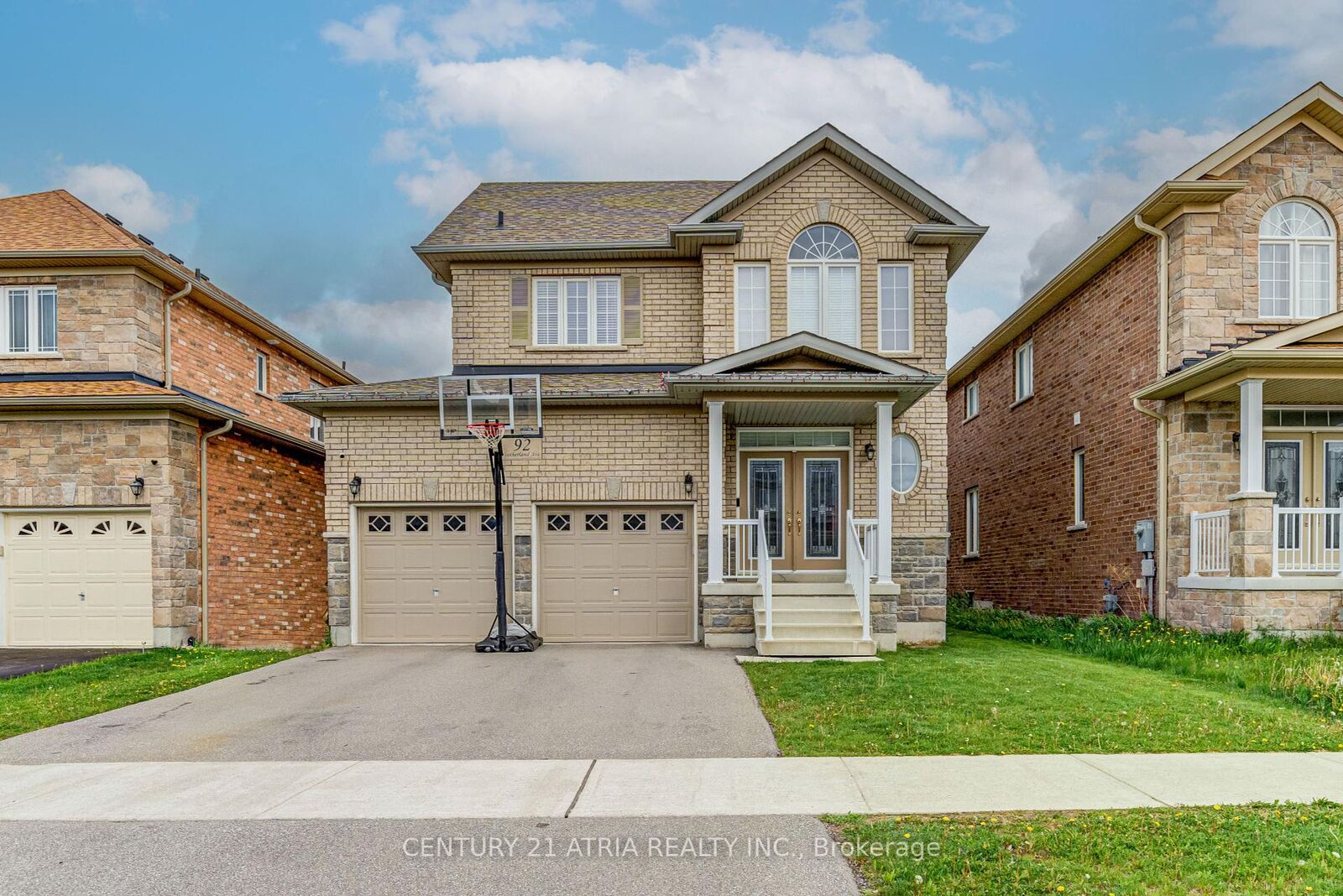 Property Photo: 92 Sutherland Avenue ON L3Z 4H4