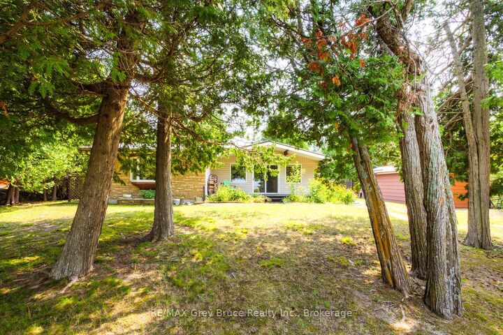 Property Photo: 465 Shoreline Avenue ON N0H 2T0