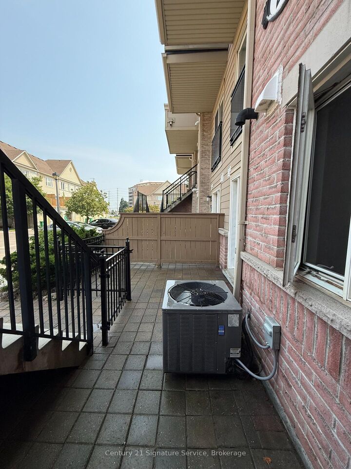Property Photo:  4975 Southhampton Drive 277  ON L5M 8C9 