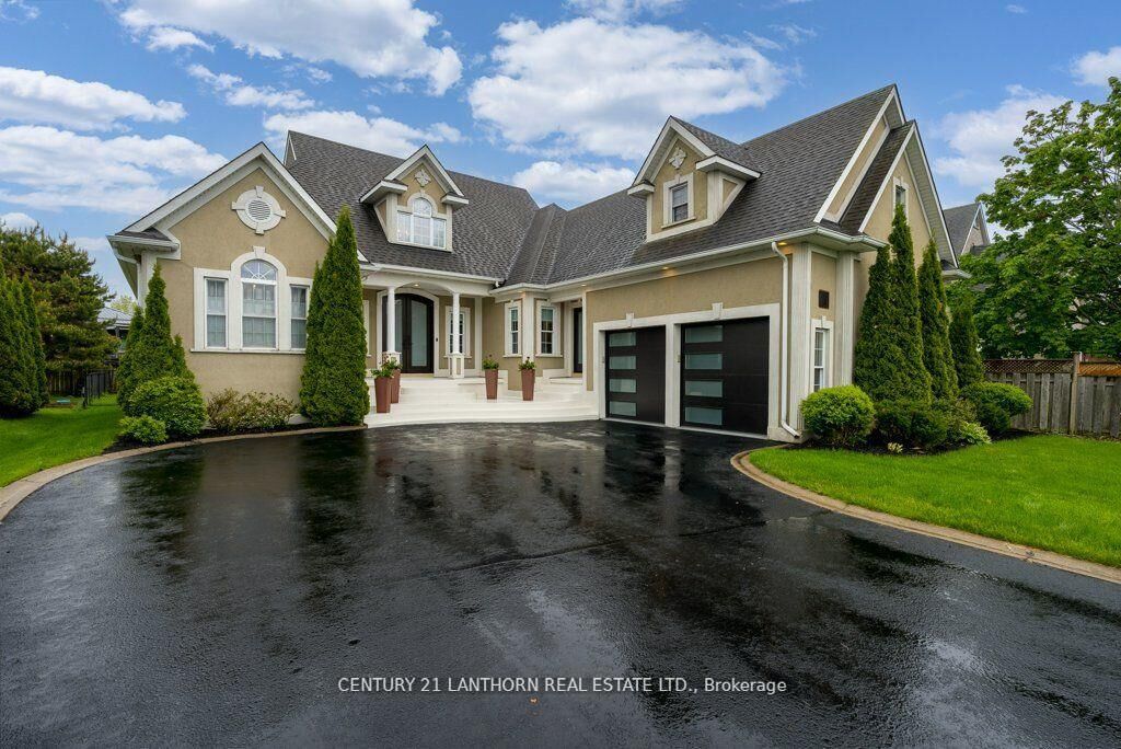 Photo de la propriété:  62 Davey Crescent  ON K7N 1X7 
