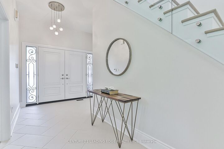 Property Photo: 2 Homestead Court ON L3P 5C3