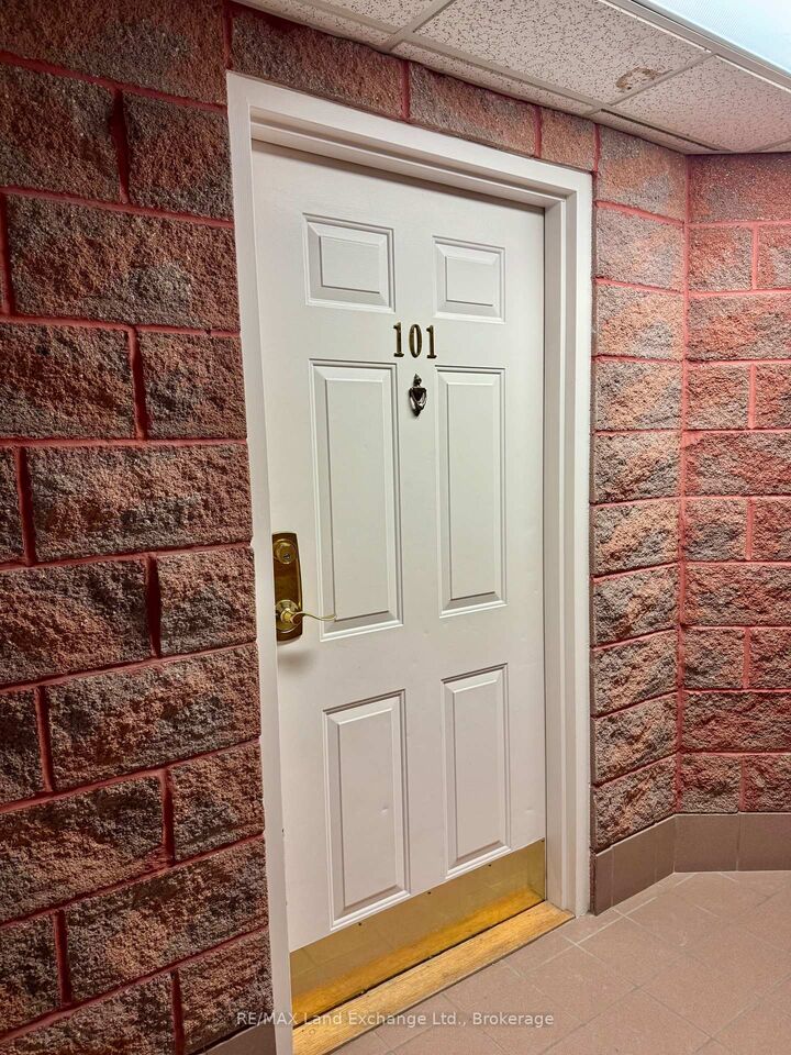 Property Photo: 101-536 11th Avenue 101 ON N4N 2S4
