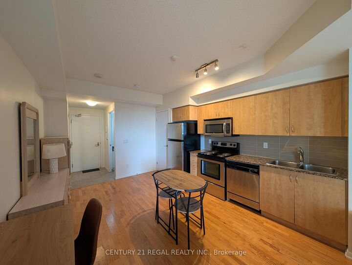 Property Photo:  209 Fort York Boulevard 858  ON M5V 4A1 