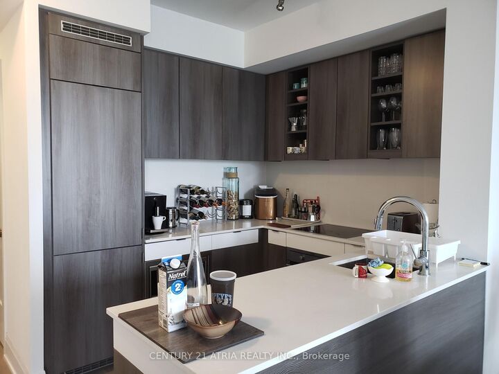 Property Photo:  101 Erskine Avenue 2915  ON M4P 0C5 