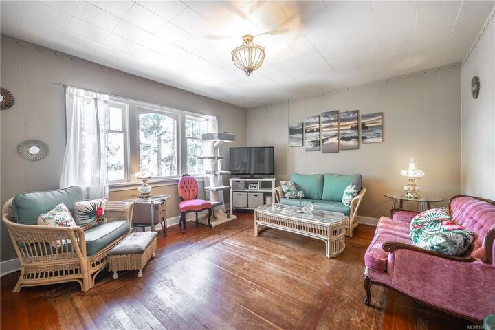 Property Photo: 1733 Northfield Rd BC V9S 3B1