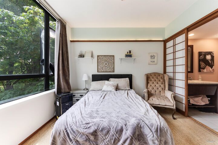 Photo de la propriété: 7388 Sandborne Avenue 407 BC V3N 5C4
