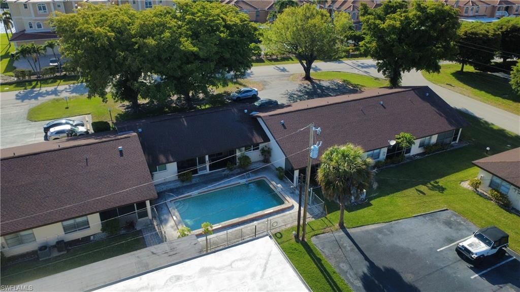 Property Photo:  4611 SE 5th Pl 8  FL 33904 