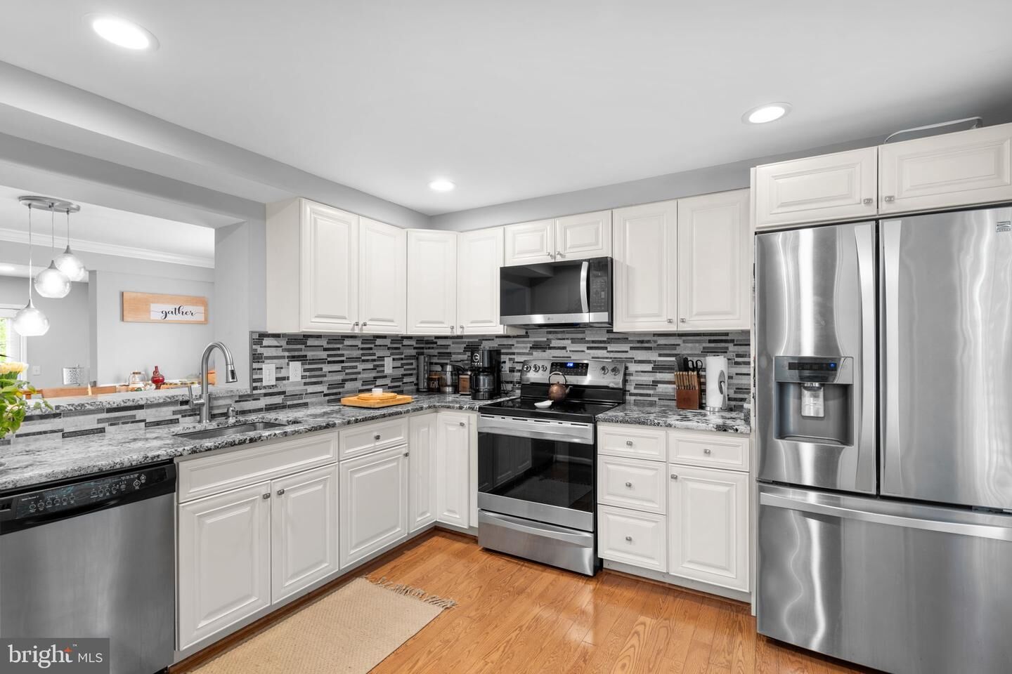 Property Photo:  43982 Choptank Terrace  VA 20147 