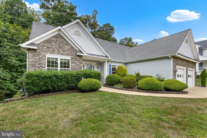 Property Photo: 1107 Great Oaks Lane VA 22401