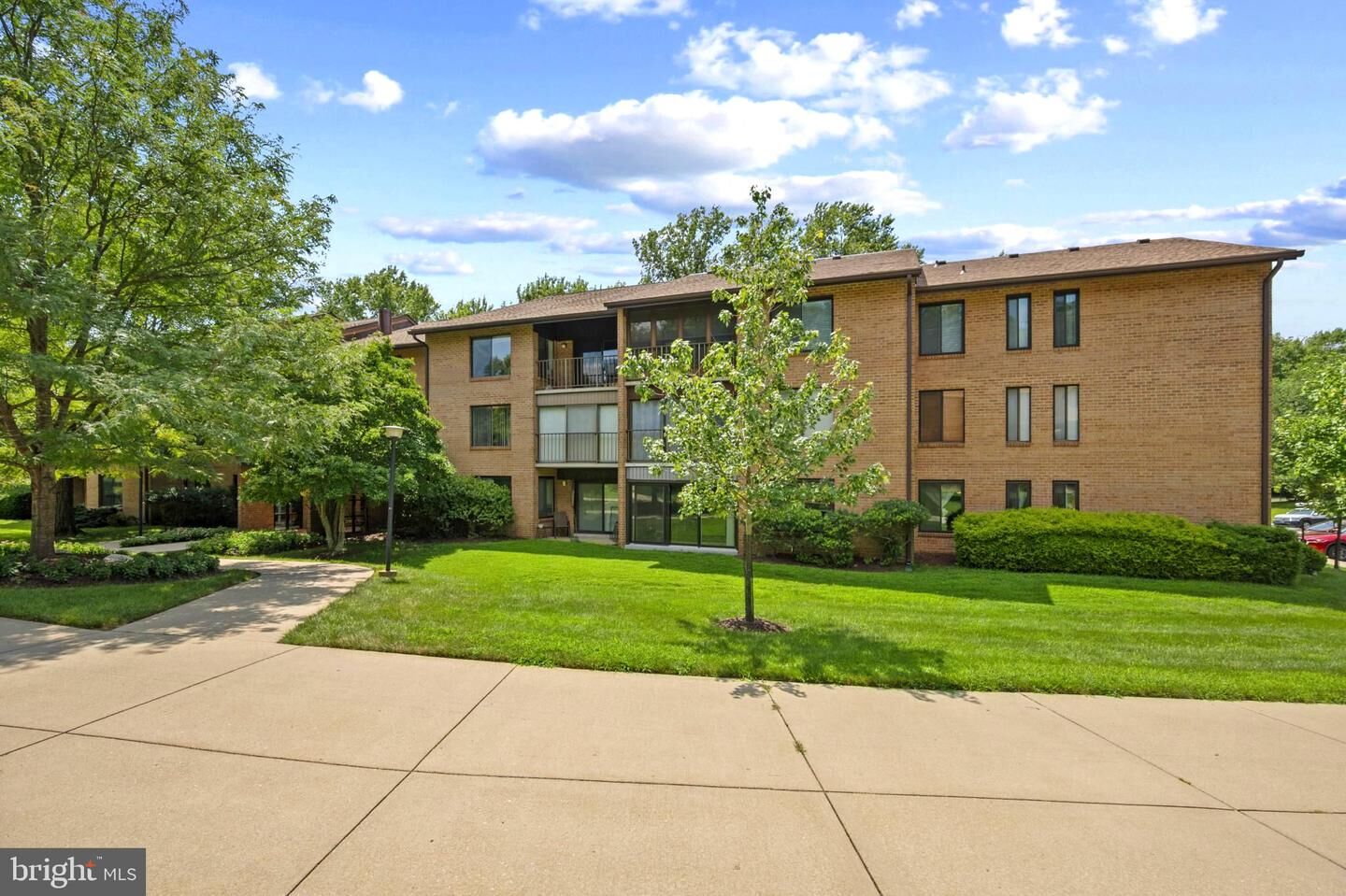 Property Photo: 15201 Elkridge Way 93-1E MD 20906
