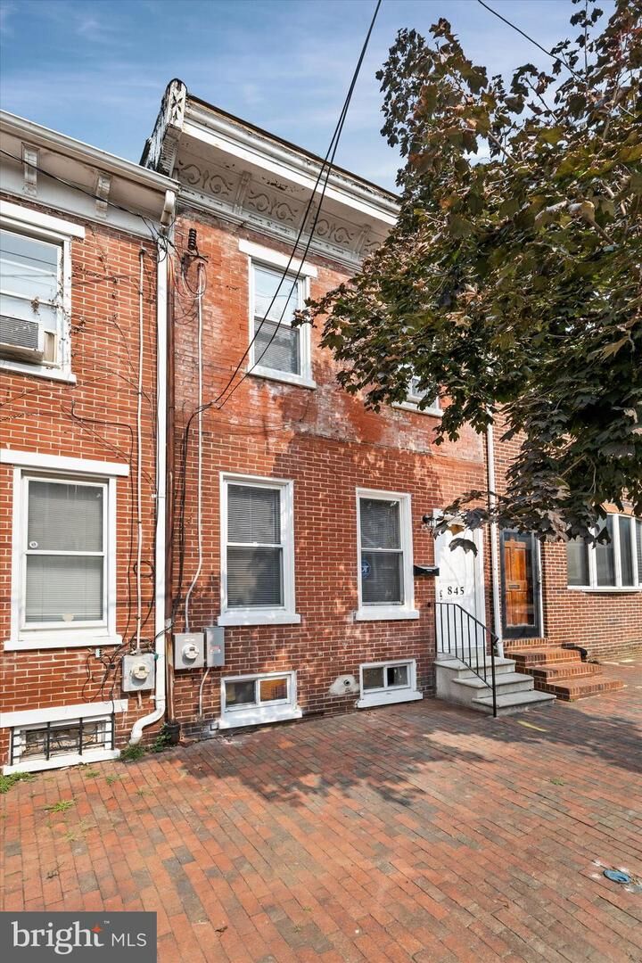 845 N Madison Street  Wilmington DE 19801 photo
