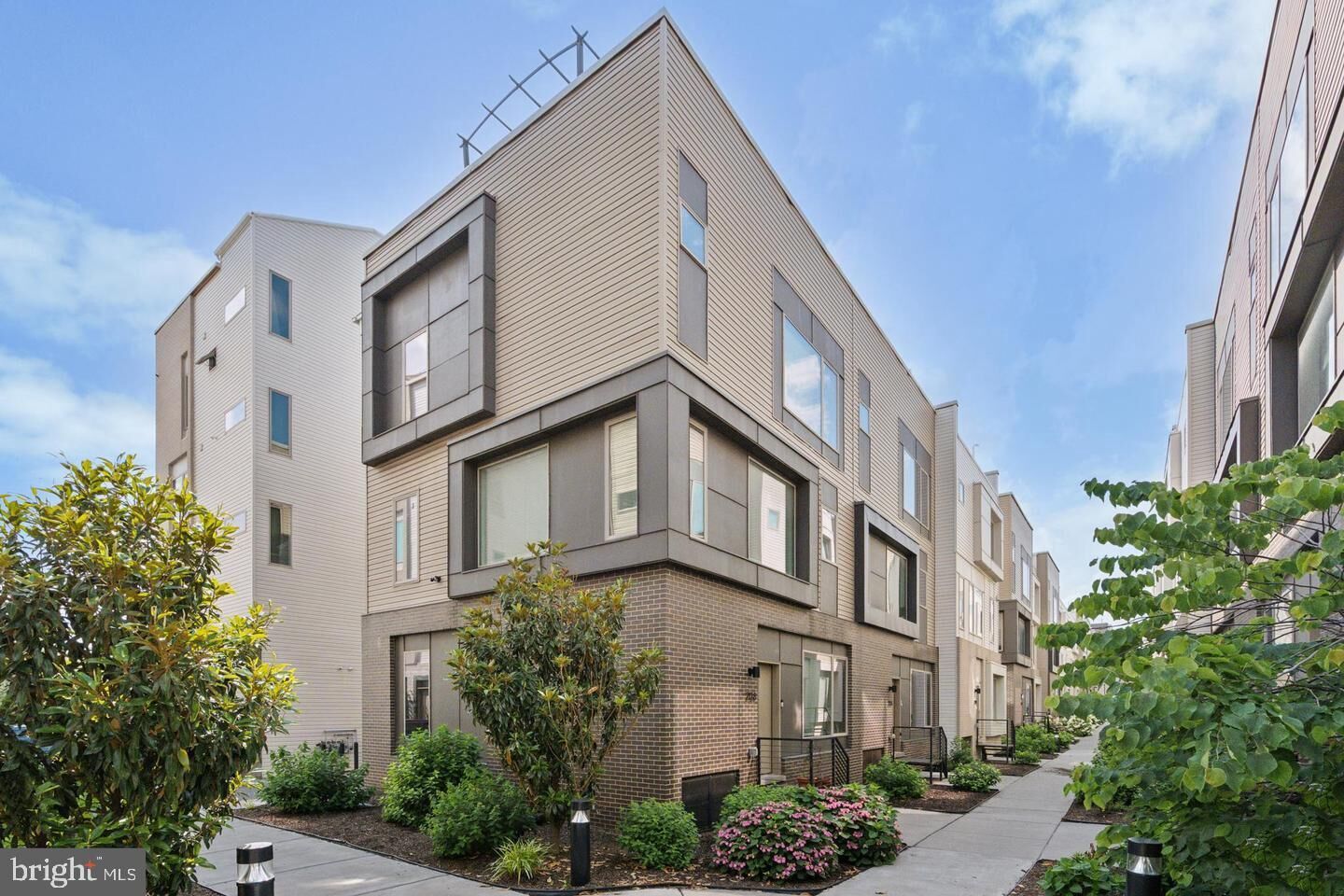 Property Photo:  2128 Kensington Walk  PA 19125 