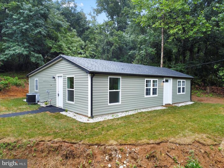 Property Photo: 1712 Shenandoah River Drive WV 25425
