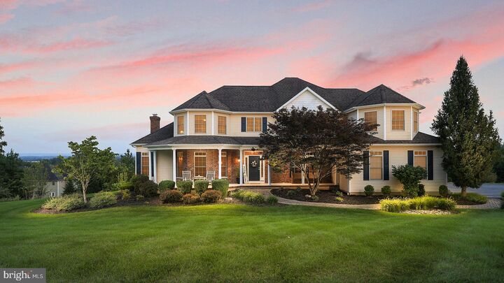Property Photo:  6 Windsor Way  NJ 08822 