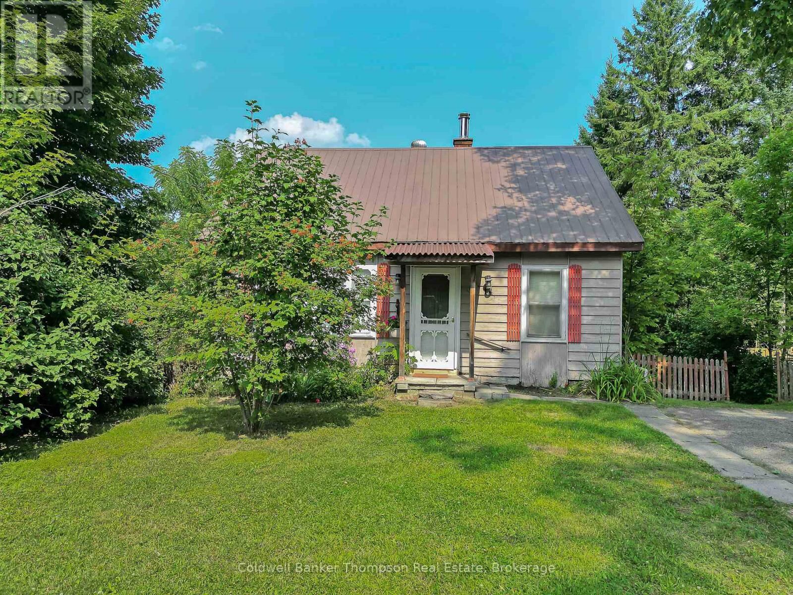 Property Photo:  14 Tait Street  ON P1H 1W5 
