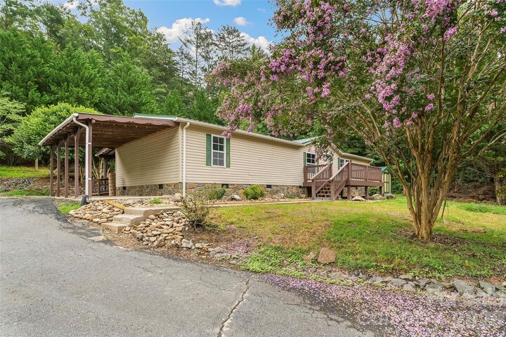 Property Photo: 2236 Sisue Street NC 28655