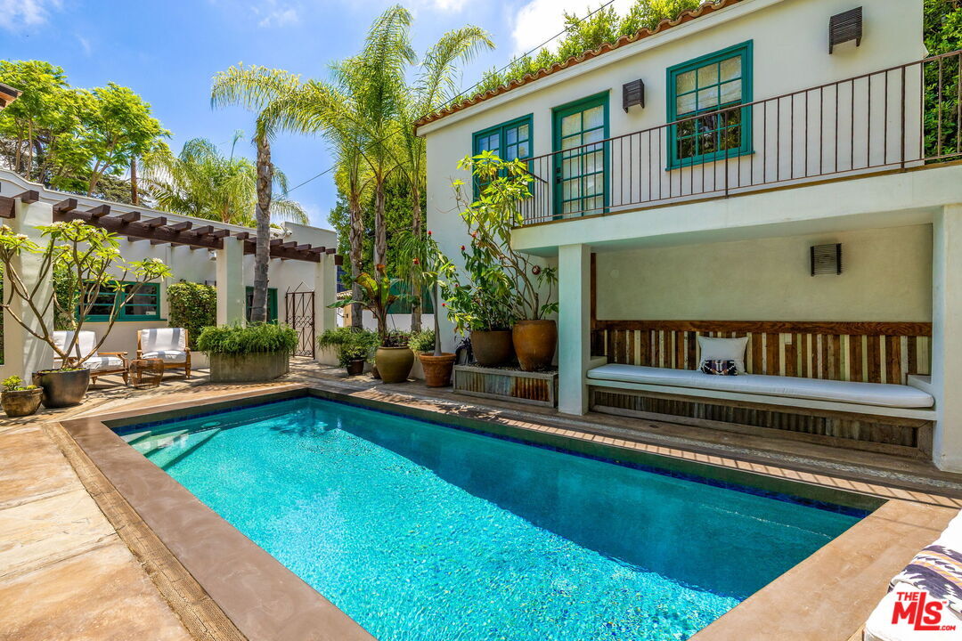 Property Photo:  8249 Marmont Ln  CA 90069 