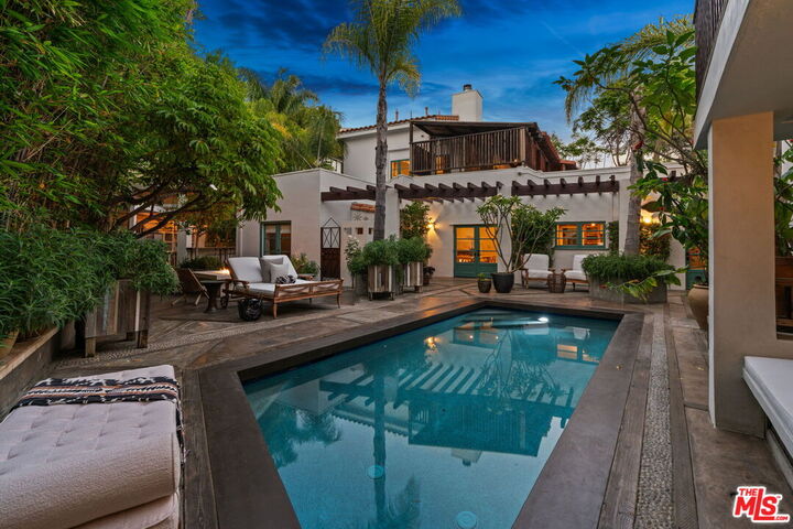 8249 Marmont Ln  Los Angeles CA 90069 photo