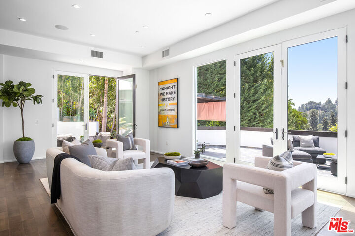 Property Photo: 1642 Lindacrest Dr CA 90210