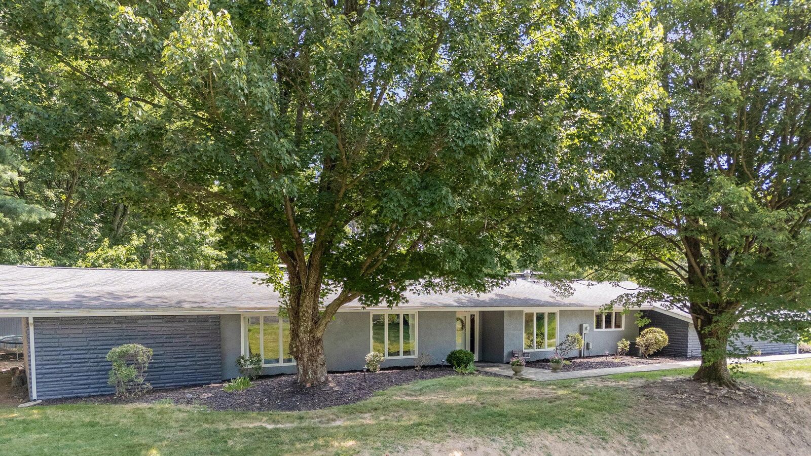 Property Photo: 815 Jonathan Lane OH 43055