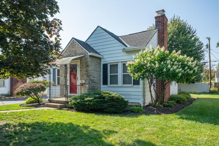 Property Photo: 555 Richards Road OH 43214