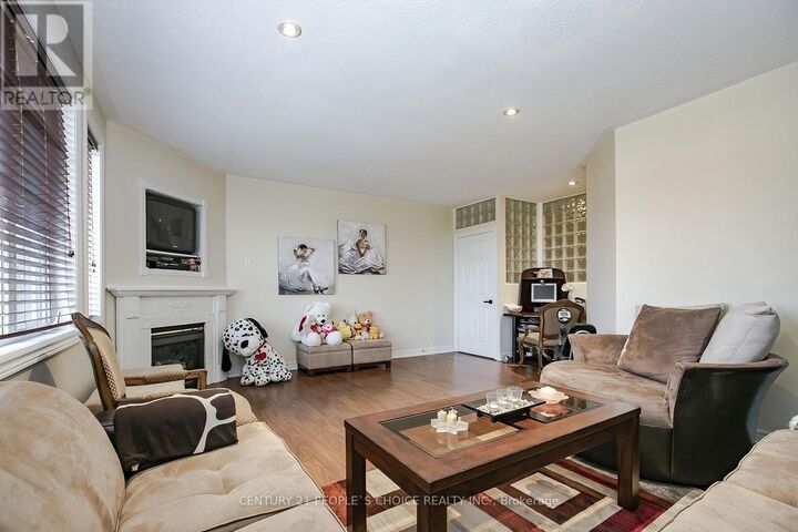 Property Photo:  1 Lake Louise Drive  ON L6X 4W5 