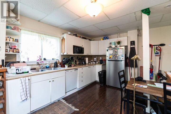 Property Photo:  156 Church St  ON P6A 3H5 