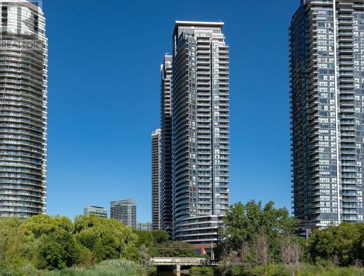 Photo de la propriété:  2212 Lake Shore Boulevard West 811  ON M8V 0C2 