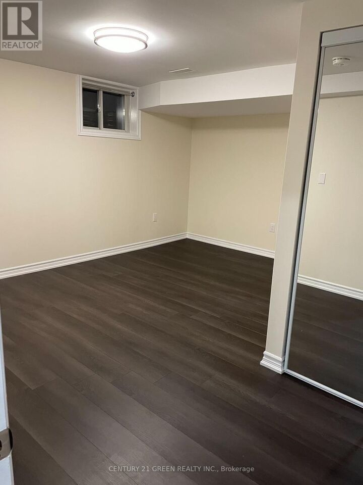 Photo de la propriété: 141 Columbia Road ON L4N 8E3