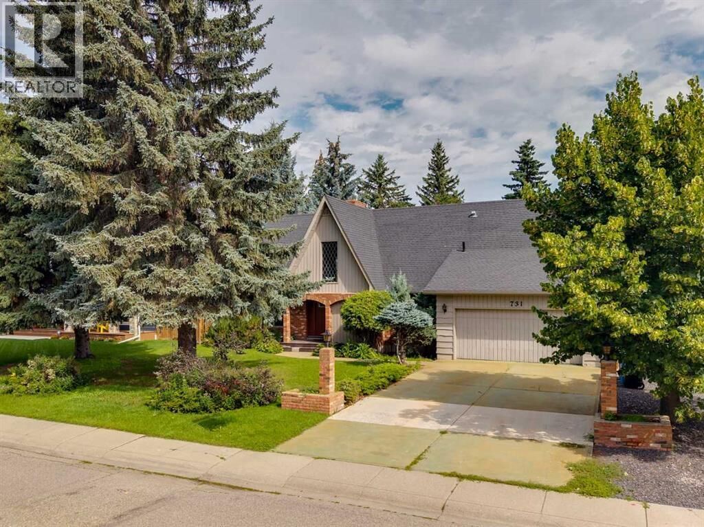 Property Photo: 731 Willamette Drive Southeast AB T2J 2A2