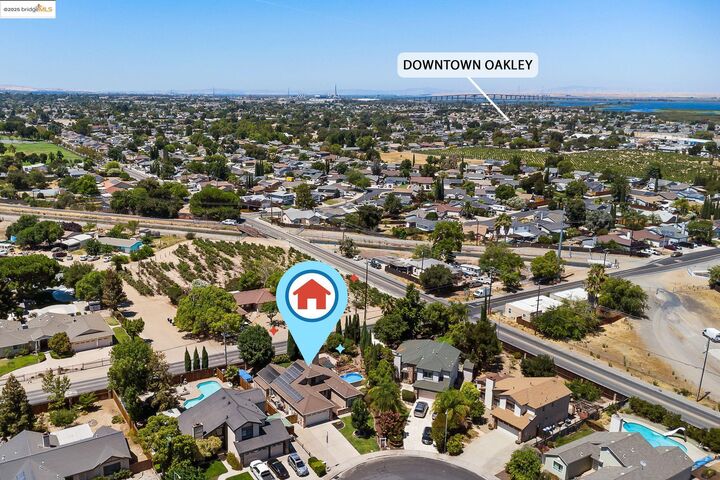 Property Photo: 456 Hazelnut Dr CA 94561