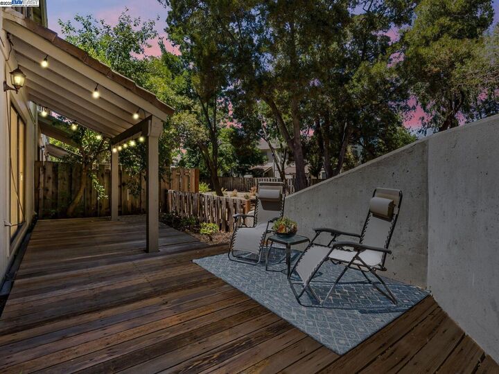 Property Photo: 9 Moraine Court CA 94547