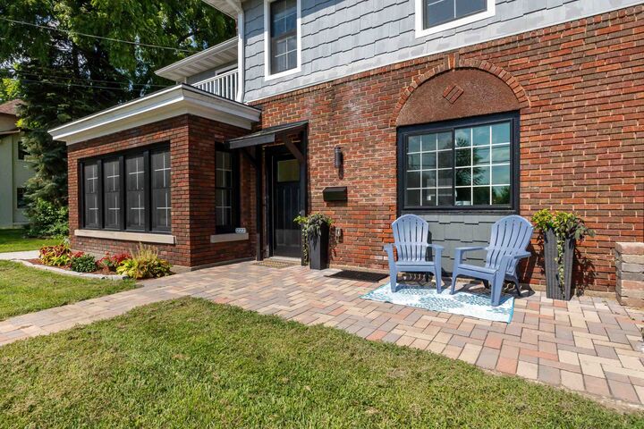 Property Photo:  222 S Grandview Avenue  IA 52003 