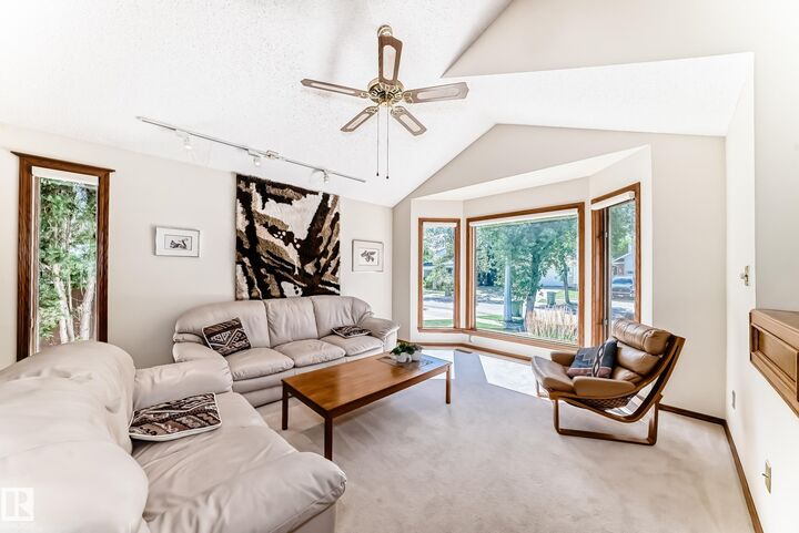 Property Photo:  10 Dufferin Street  AB T8N 4Y9 