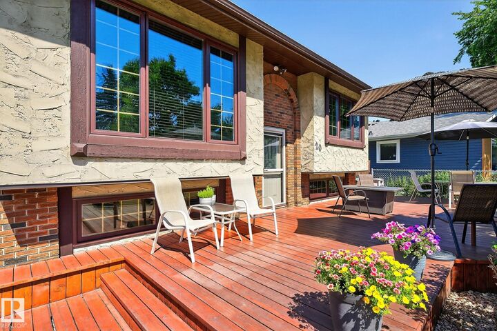 Property Photo: 20 Greystone Close AB T7X 2A5