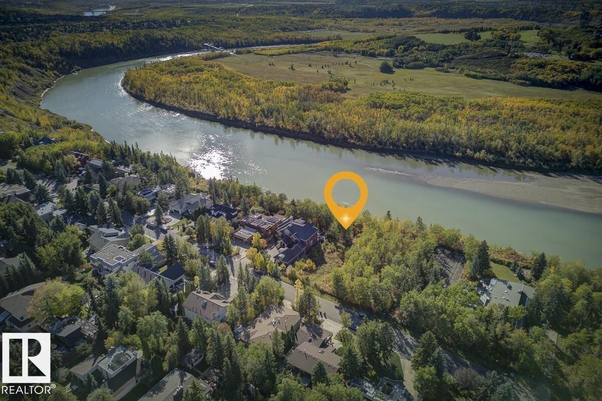 Photo de la propriété:  5108 154 Street NW  AB T6H 5P3 