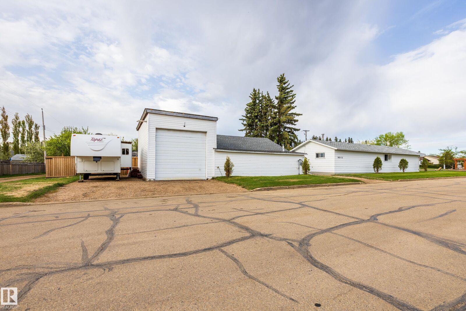 Property Photo:  5029 52 Street  AB T0G 1L0 