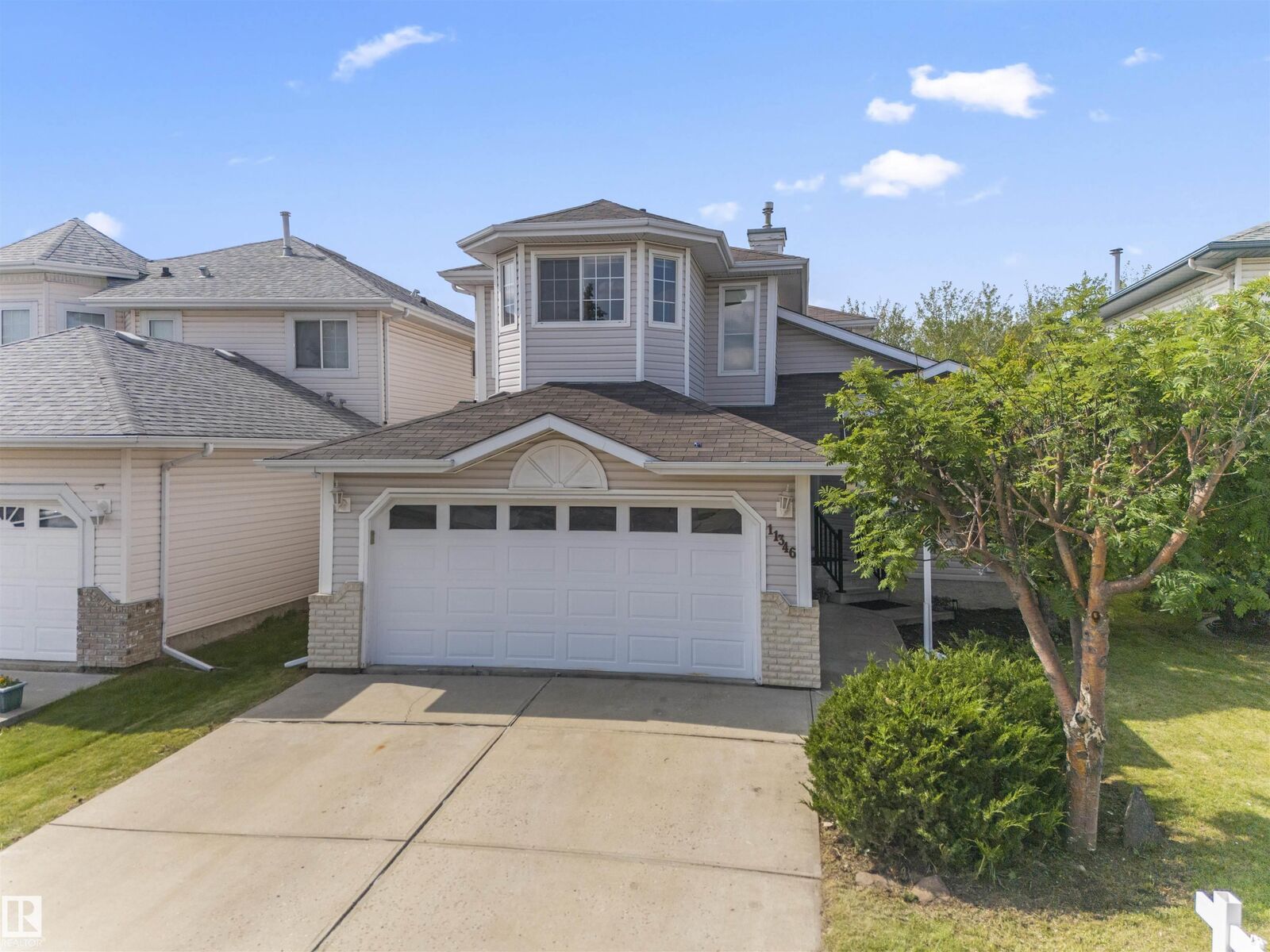 Property Photo:  11346 173 Avenue NW  AB T5X 5Y7 