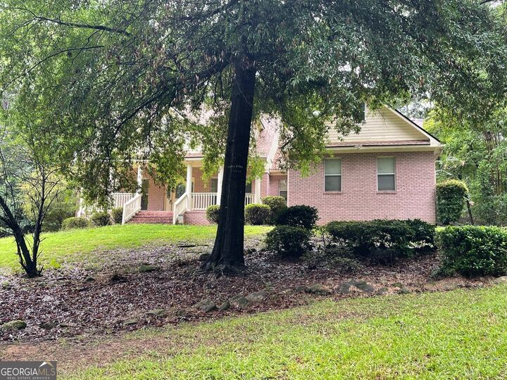 Property Photo:  100 Goldfinch Circle  GA 31064 