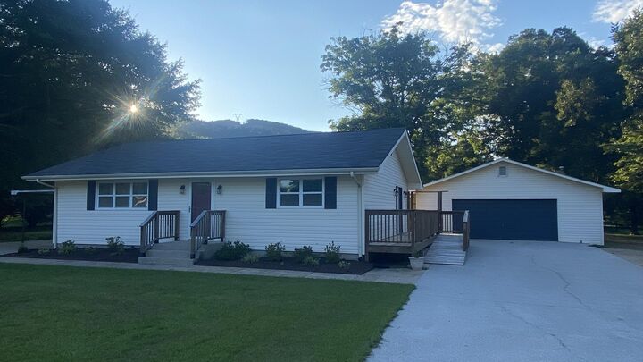 8625 Boxwood Lane  Soddy Daisy TN 37379 photo