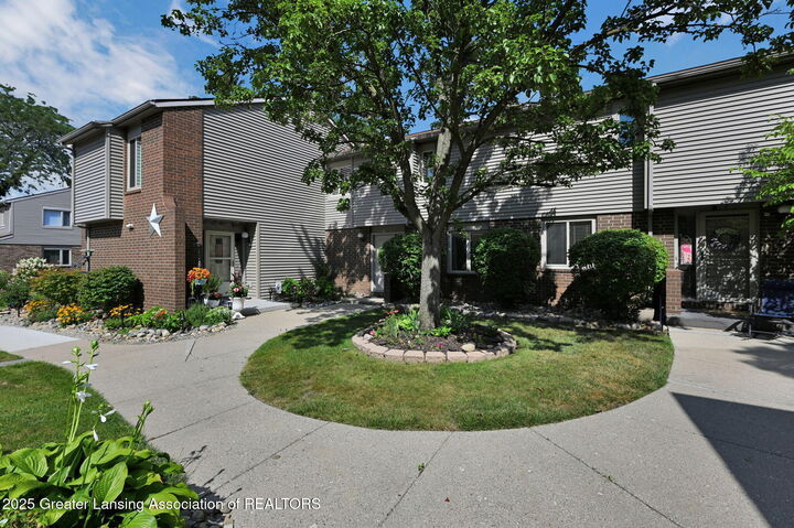 Property Photo:  929 Grenoble Drive  MI 48917 