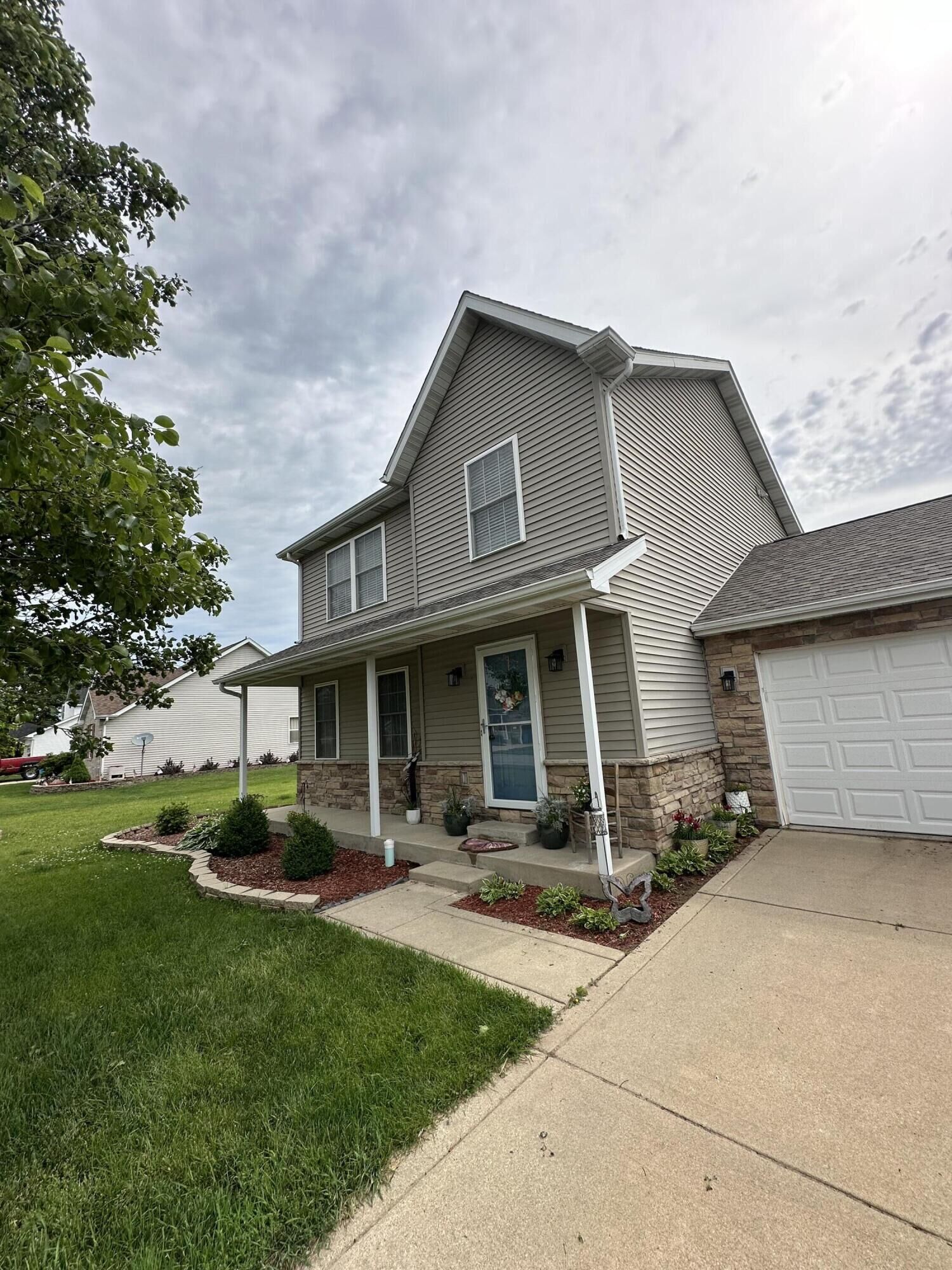 Property Photo: 627 Fieldcrest Circle IN 46390