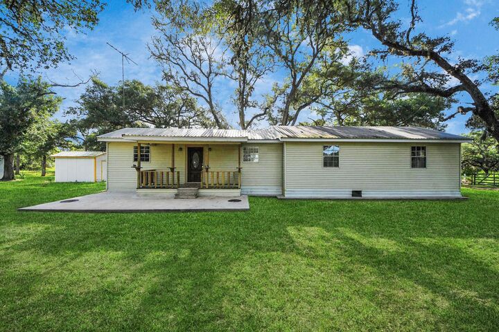 Property Photo:  1047 Old Varley Lane  TX 78962 